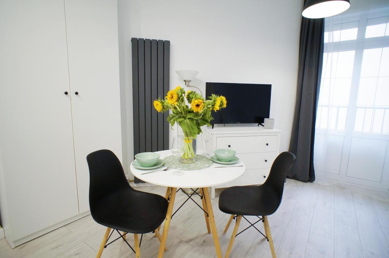 Modern Apartment In The City Center Katoviçe Dış mekan fotoğraf